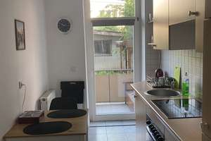 1-RAUM-WOHNUNG MIT BALKON UND KÜCHE