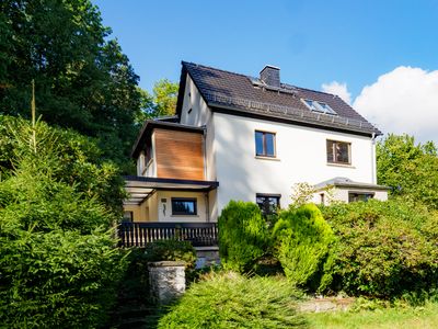 EINFAMILIENHAUS MIT WÄRMEPUMPE, SOLARTHERMIE, VORB. FUßBODENHEIZUNG, GARAGE, STELLPLÄTZEN,