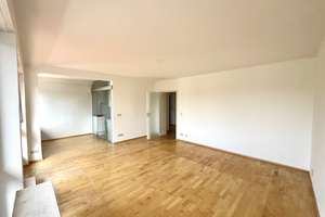 Attika-Wohnung mit 3 Zimmern und zwei Balkonen Nähe Nymphenburger Schlosspark in München-Obermenzing – Kirschäckerweg 20, 81247 Obermenzing, München – Vorschaubild 1