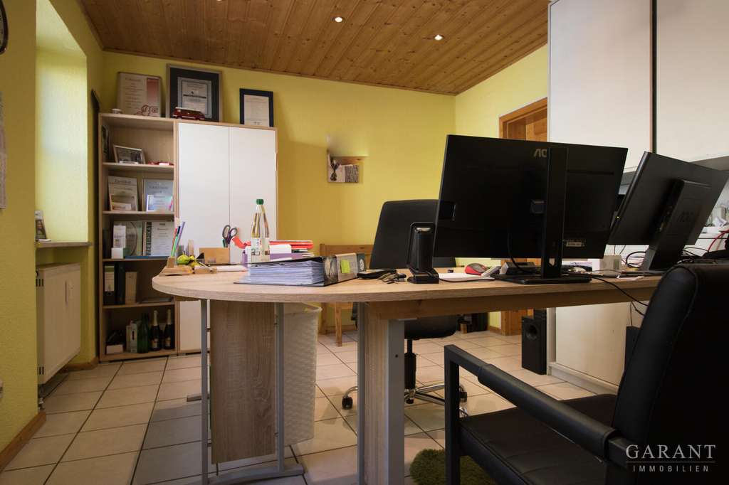 Immobilie in Uffenheim - Wohn- und Geschäftshaus - Vermietetes Mehrfamilienhaus trifft flexible Gewerbefläche - Bild 4