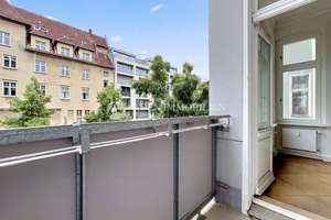*4-Zimmer-Altbauwohnung mit Balkon, Stuck, Parkett und Einbauküche* – Knesebeckstr. 4, 10623 Charlottenburg, Berlin – Vorschaubild 15
