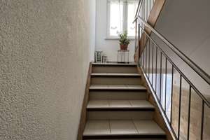 Stadtnahe Wohnung mit drei Zimmern sowie Balkon und Einbauküche in Heidenheim – Die vollständige Adresse der Immobilie erhältst du vom Anbieter., 89518 Heidenheim an der Brenz – Vorschaubild 2