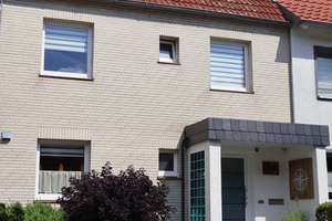 Modernisiertes Reihenhaus * 3 Garagen * PV-Anlage * Sauna * Whirlpool uvm.