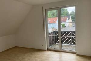 Lichtdurchflutetes 1-Zimmer-Apartment mit Balkon & TG-Stellplatz – Sofort frei in Regensburg-Sallern – Die vollständige Adresse der Immobilie erhältst du vom Anbieter., 93057 Sallern-Gallingkofen, Regensburg – Vorschaubild 2
