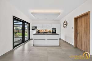 Exklusives Wohnen auf höchstem Niveau, modernes Traumhaus mit Pool, Whirlpool und Design-Ausstattung – Die vollständige Adresse der Immobilie erhältst du vom Anbieter., 84097 Herrngiersdorf – Vorschaubild 9
