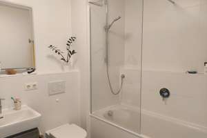 Moderne 3-Zimmer Maisonette-Wohnung mit Balkon und Dachterrasse in München-Aubing – Die vollständige Adresse der Immobilie erhältst du vom Anbieter., 81245 Altaubing, München – Vorschaubild 2