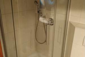 Von Privat: Gepflegte Wohnung mit zwei Zimmern sowie Balkon und EBK in Hamburg-Hausbruch – Hausbrucher Straße 89, 21147 Hausbruch, Hamburg – Vorschaubild 10