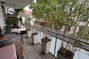 "Altersgerechter Wohnkomfort in bester Lage - 2,5 Zimmer, Aufzug, TG, edle Ausstattung & Garten"