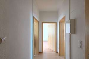 Gemütliche helle 2,5 Zimmer-Wohnung in ruhiger Lage von Limmer! – Varrelmannstraße  11, 30453 Limmer, Hannover – Vorschaubild 6