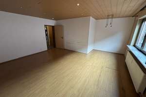 PF-Nordstadt, renovierte, sofort bezugsfreie 2-Zimmer-ETW mit Balkon  + Aufzug! – Hohenzollernstraße 50, 75177 Nordstadt, Pforzheim – Vorschaubild 2