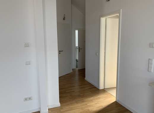 Mega geiles Dachgeschoss in der Bruchfeldstraße 29 mit Traumblick über FFM !!