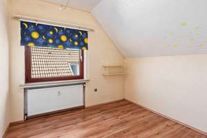 Charmantes Zweifamilienhaus mit Entwicklungspotenzial – ideal für Eigennutzer und Kapitalanleger – Die vollständige Adresse der Immobilie erhältst du vom Anbieter., 28309 Hemelingen (Ortsteil), Bremen – Vorschaubild 11