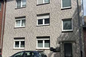 Modernisiertes 3-Familienhaus mit PV-Anlage, Kaminöfen, EBK, uvm. – Die vollständige Adresse der Immobilie erhältst du vom Anbieter., 47119 Laar, Duisburg – Vorschaubild 1