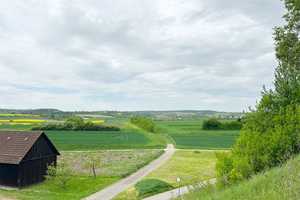 "Ruhige Lage - modernes Wohnen mit großem Garten" Traum-DHH in Herrenberg – Böblingen (Kreis) – Vorschaubild 3