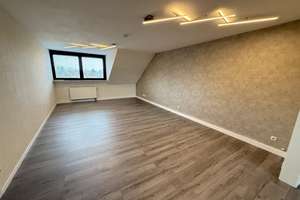 2,5 Raum in ruhigem 3 Parteienhaus. DG mit großzügigem Raumgefühl. Garage optional. – Kirchharpener Straße 92, 44805 Gerthe, Bochum – Vorschaubild 3