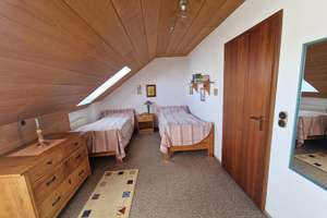 TOP-Lage i.d. Nähe Hohe Warte
Modernisiertes Reihenendhaus
6,5 Zimmer + 2 Bäder + 2 Terrassen uvm. – Die vollständige Adresse der Immobilie erhältst du vom Anbieter., 95445 Grüner Baum/Festspielhügel, Bayreuth – Vorschaubild 24