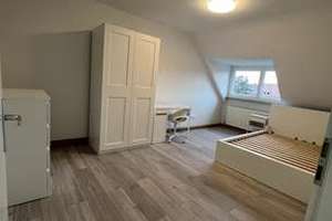 Daxlanden: Möbliertes Zimmer in 3er-WG – einziehen & wohlfühlen! – Die vollständige Adresse der Immobilie erhältst du vom Anbieter., 76189 Daxlanden, Karlsruhe – Vorschaubild 1