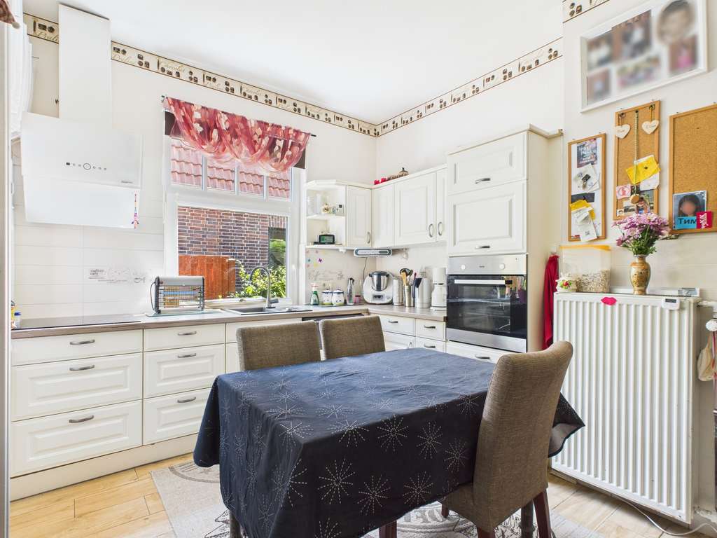 Immobilie in Zeven - Charmantes Einfamilienhaus mit großzügigem Garten und individuellem Gestaltungsspielraum - Bild 2