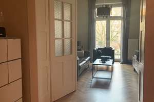 2 Zi. Altbau-Whg. mit Balkon in Düsseldorf Pempelfort an Einzelperson für 6-12 Monate zur Untermiete – Fischerstrasse 53, 40477 Pempelfort, Düsseldorf – Vorschaubild 2