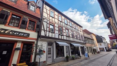 Denkmalgeschütztes WGH in der Fußgängerzone