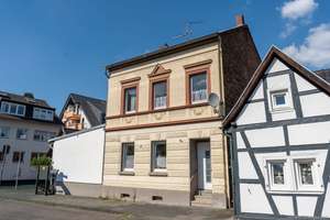 Dottendorf begehrt: Jahrhundertwendehaus mit Charakter & Perspektive