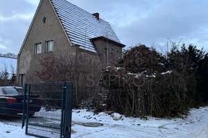 NEUBAU! GROßZÜGIGES HAUS IN LICHTENRADER TOP LAGE
MIT FAHRSTUHL UND SWIMMING POOL IM GARTEN