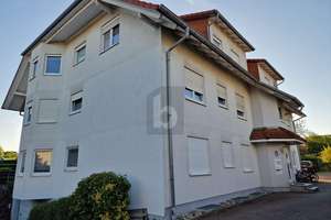 DACHGESCHOSSWOHNUNG MIT CHARME