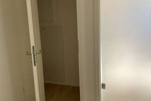 Stadtvilla: Helle 2-Zimmer-Wohnung mit komfortabler Einbauküche und Tiefgaragenplatz – Neuhofstraße 36, 41061 Eicken, Mönchengladbach – Vorschaubild 6
