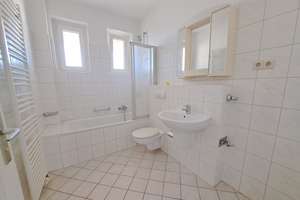 Großzügige 2-Zimmer-Wohnung mit Badewanne in Bremerhaven-Lehe – Potsdamer Straße 59, 27568 Lehe, Bremerhaven – Vorschaubild 5