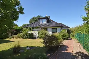 Zeitlos Wohnen: Solides EFH mit Vollkeller und ausgebautem Dachgeschoss auf sonnigem  Grundstück – Herzogtum Lauenburg (Kreis) – Vorschaubild 16