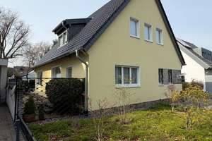 Privates Wohnen in bester Lage – Gepflegtes Einfamilienhaus mit viel Platz und Substanz – Die vollständige Adresse der Immobilie erhältst du vom Anbieter., 50858 Weiden, Köln – Vorschaubild 3