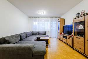 Gepflegte und gut vermietete 3,5-Zimmer-Wohnung mit Loggia und Balkon – Die vollständige Adresse der Immobilie erhältst du vom Anbieter., 81673 Echarding, München – Vorschaubild 1