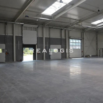Obertraubling, ca. 3.100 m² Lagerfläche zu vermieten
