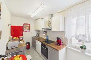 Charmantes Mehrfamilienhaus mit Potenzial und flexiblen Nutzungsmöglichkeiten! – Die vollständige Adresse der Immobilie erhältst du vom Anbieter., 70327 Untertürkheim (Ortsteil), Stuttgart – Vorschaubild 4