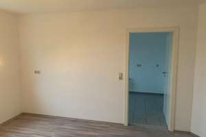 PREIS REDUZIERUNG - Exklusives Mehrfamilienhaus mit 3 Wohneinheiten - Top gepflegt in ruhiger Lage – Die vollständige Adresse der Immobilie erhältst du vom Anbieter., 97618 Strahlungen – Vorschaubild 16