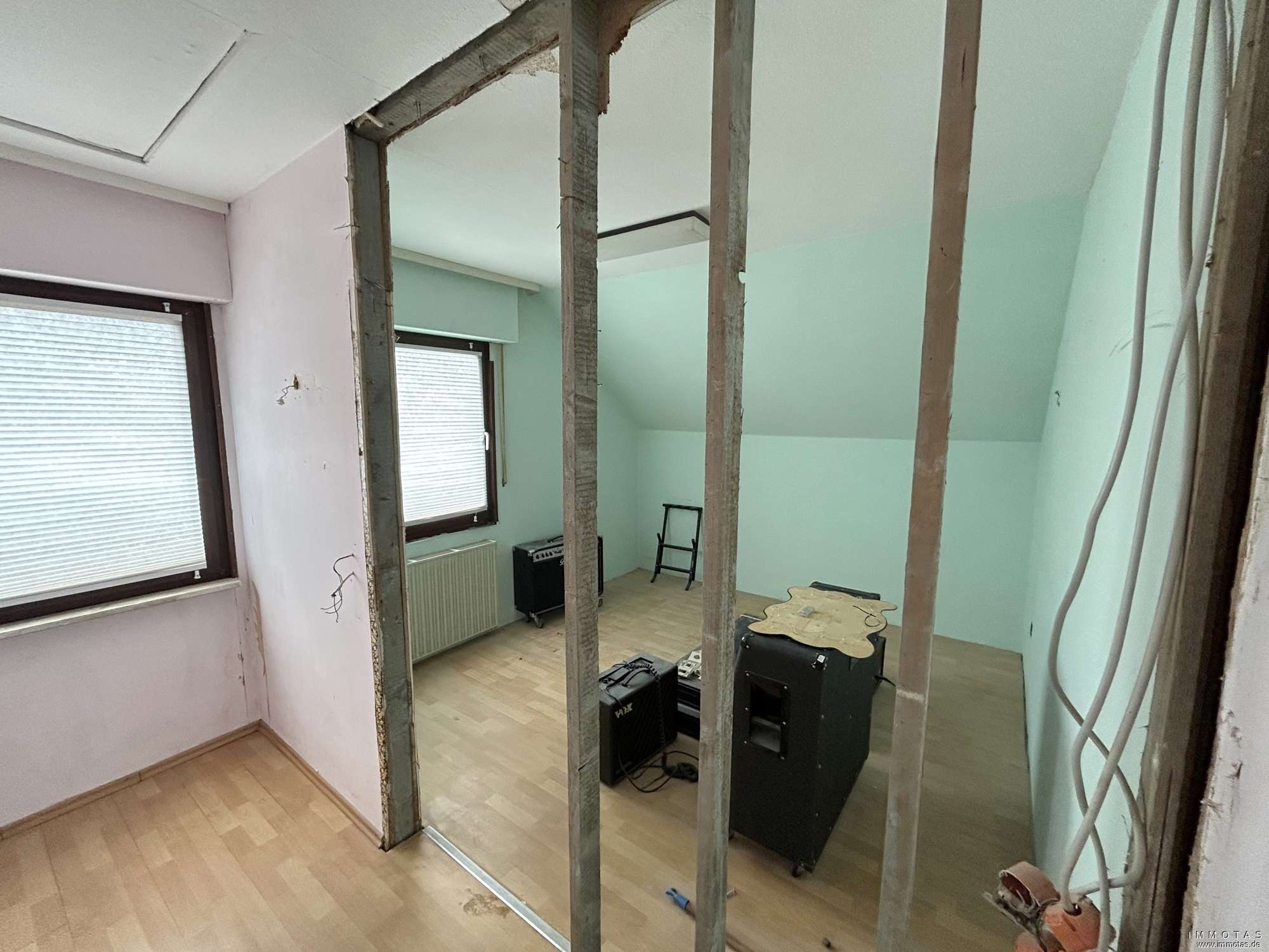 Immobilie in Riedelberg - Schönes Einfamilienhaus (Massa-Fertighaus) mit Doppelgarage und Garten - Bild 7