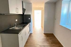 Neuwertige, hochwertig ausgestattete 1 1/2 Zimmerwohnung mit Terrasse und Gartenzugang – 60388 Bergen-Enkheim, Frankfurt am Main – Vorschaubild 3
