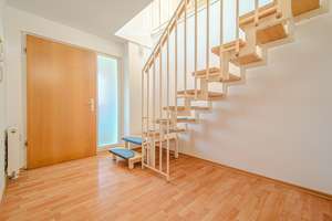 GANZ OBEN – GEMÜTLICHE MAISONETTE – BEZUGSFREI – DUSCHBAD MIT FENSTER – TG-PARKER – 1219 Strehlen, Dresden – Vorschaubild 11