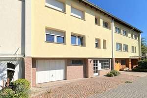 Attraktives Dreifamilienhaus in Mannheim-Neckarstadt – Kapitalanlage mit Entwicklungspotenzial