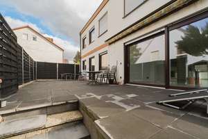 !!! Auf Neubauniveau: !!! Vollständig sanierte Eigentumswohnung mit Garten und Garage in Mögeldorf – Die vollständige Adresse der Immobilie erhältst du vom Anbieter., 90480 Schmausenbuckstraße, Nürnberg – Vorschaubild 4