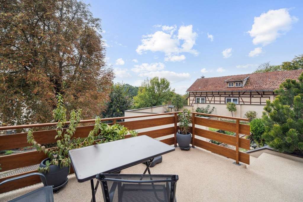 Immobilie in Kirchheilingen - Provisionsfrei – Familienfreundliches Haus in ruhiger Lage mit Einliegerwohnung und grünem Garten - Bild 0