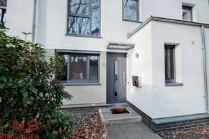 TOP KfW 70 Haus - Fernwärme - Neuwertiges RMH mit 2 Bädern, 2 Terrassen zzgl. Garage – Bremen – Vorschaubild 3