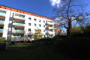 Bezugsfreie modernisierte 4-Zimmer-Wohnung mit Balkon