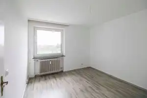 Einziehen & Ausblick genießen – Renovierte 2-Zimmer-Wohnung mit Fernsicht auf Erbbaugrund – Lübeck – Vorschaubild 11