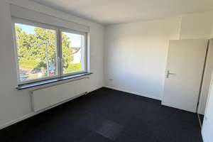 WG möglich! Renovierte 2-3 Zimmer Wohnung mit großem Balkon! – 33609 Mitte, Bielefeld – Vorschaubild 4