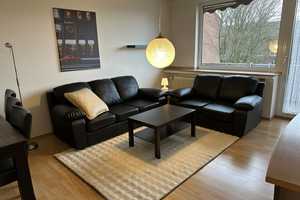 Modern möblierte Zweizimmerwohnung mit Balkon und Top-Küche, Schloss Eller im Garten – Am Pflanzkamp 62, 40229 Düsseldorf – Vorschaubild 1