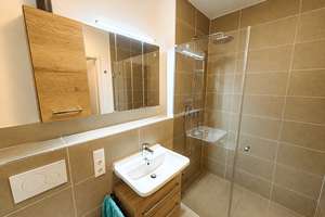 TOWNHOUSE MIT GARTEN: Exklusive Maisonettewohnung am Henninger Turm in Frankfurt – 60599 Sachsenhausen-Süd, Frankfurt am Main – Vorschaubild 10