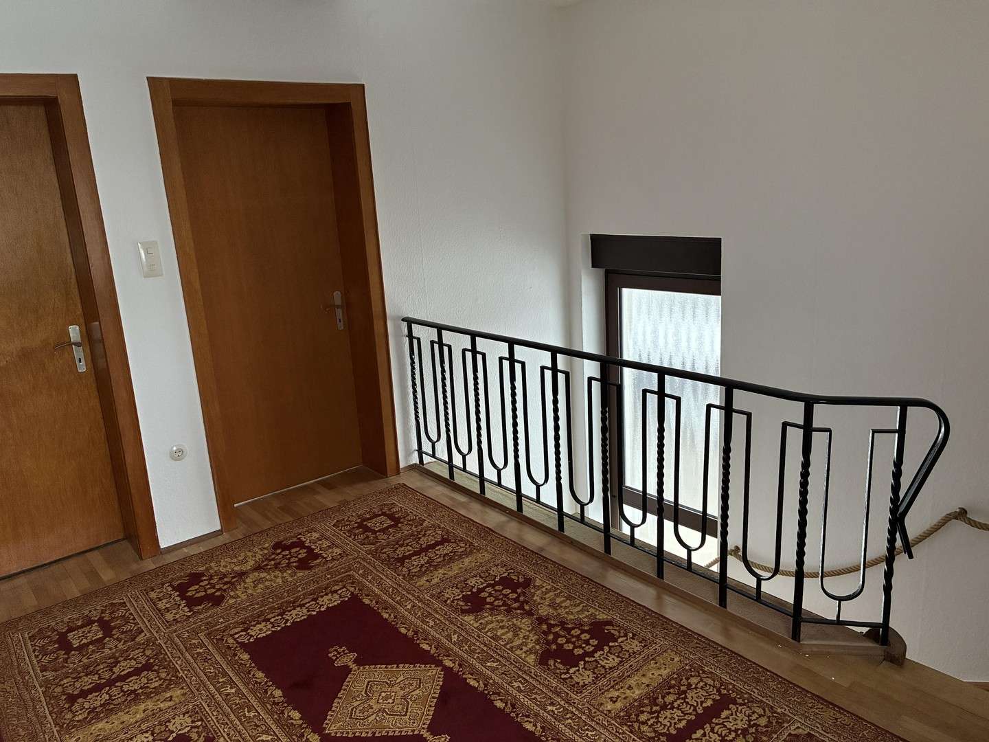 Immobilie in Markt Erlbach - Einfamilienhaus mit Balkon, Keller, 2 Garagen, 3 Carports und Hobbyraum (346 m² Wohn- u. Nutzfläche) - Bild 12