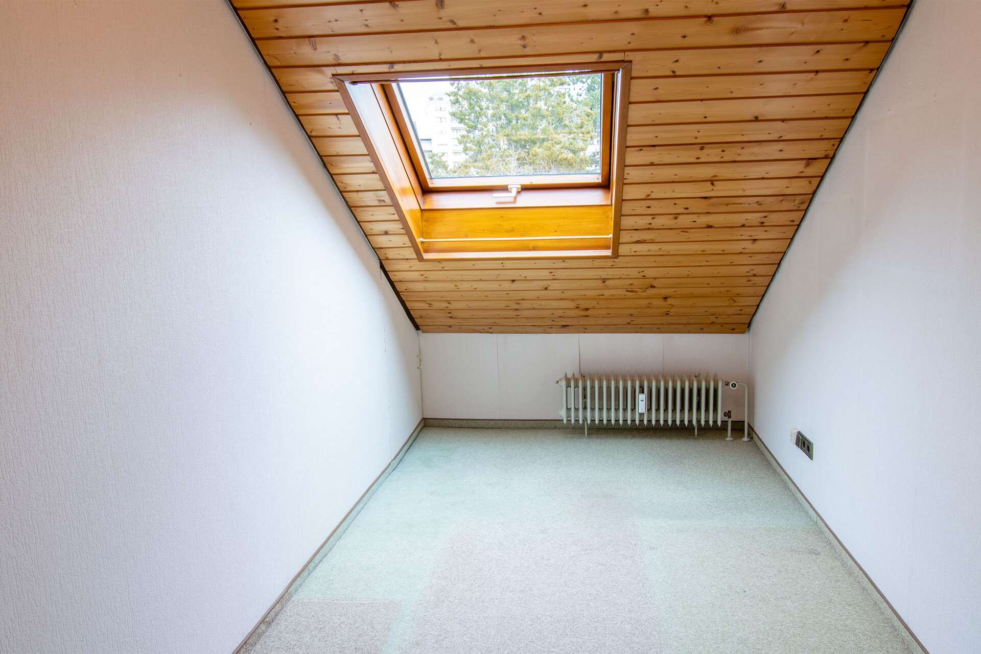 Immobilie in Ditzingen - Ruhige Lage und tolle Fernsicht: 3,5-Zimmer-Wohnung mit Dachterrasse und TG-Platz zu verkaufen - Bild 10