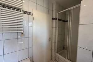 Attraktive 2-Zimmer-DG-Wohnung – bezugsfrei mit Balkon & Stellplatz – Die vollständige Adresse der Immobilie erhältst du vom Anbieter., 12309 Lichtenrade, Berlin – Vorschaubild 3